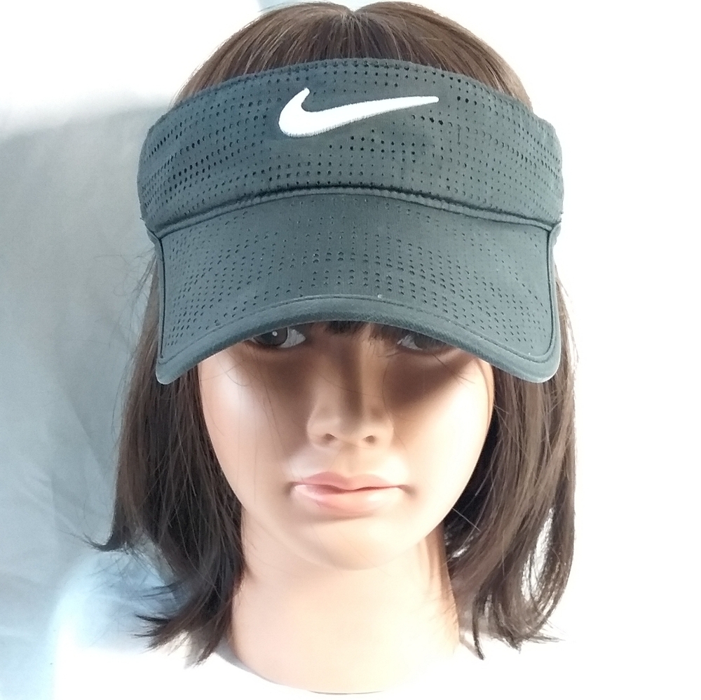 Nike Golf Tech Dri-fit Black/White Visor,Laser cut style, Unisex